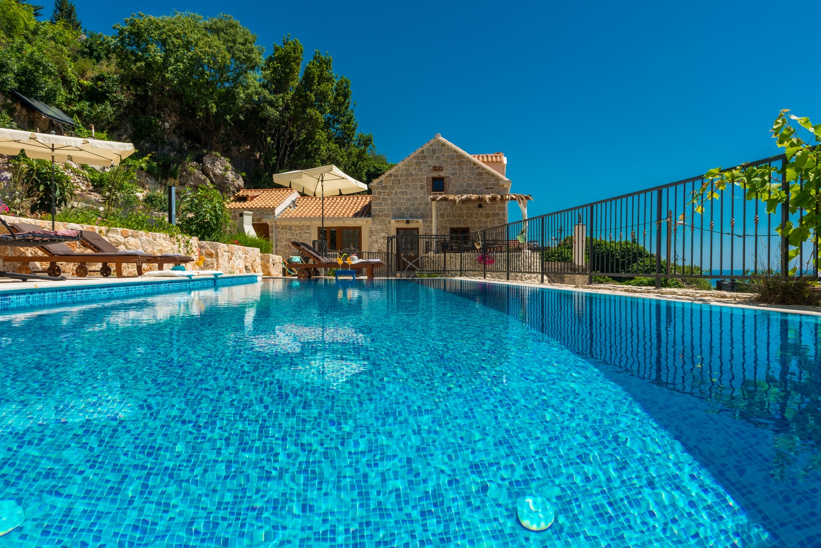 Villa Stone