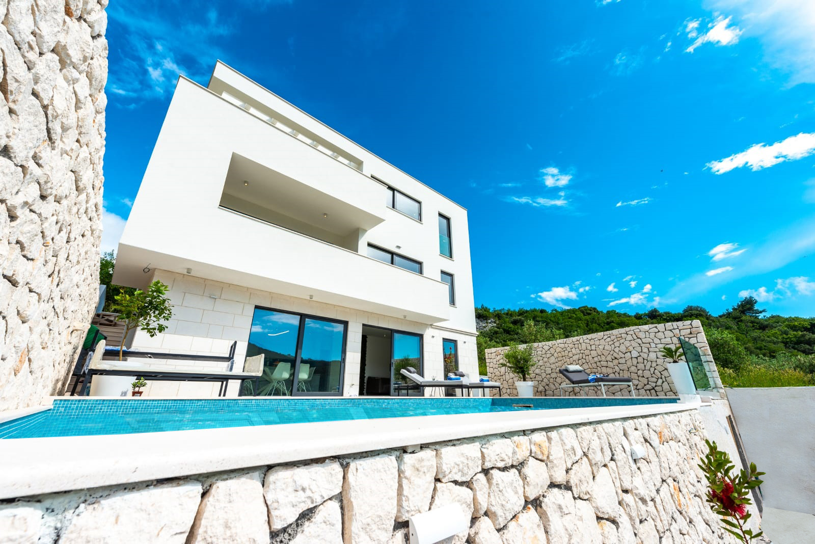 Villa White Lady