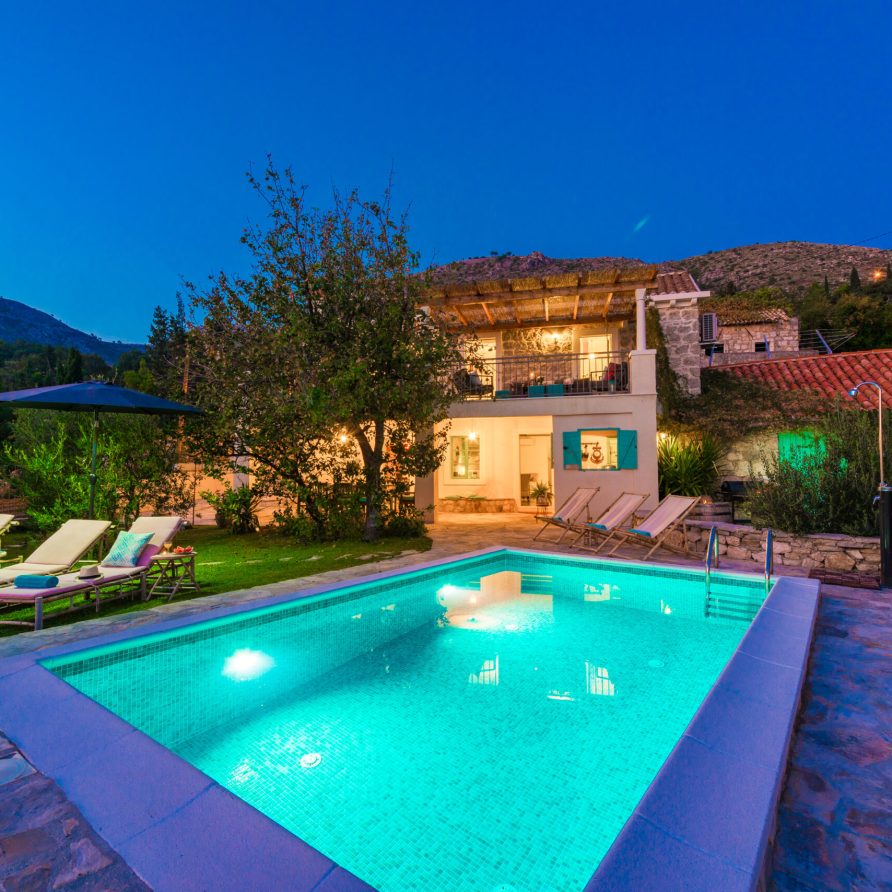 Villa Rustic Stone